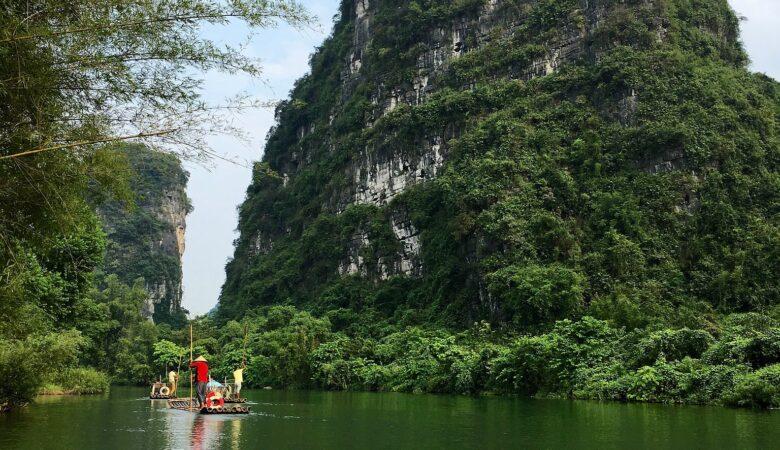 Bamboo-Rafting auf dem Yulong River