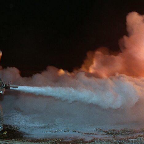 Ein Feuer ohne Streichhölzer/Feuerzeug an machen