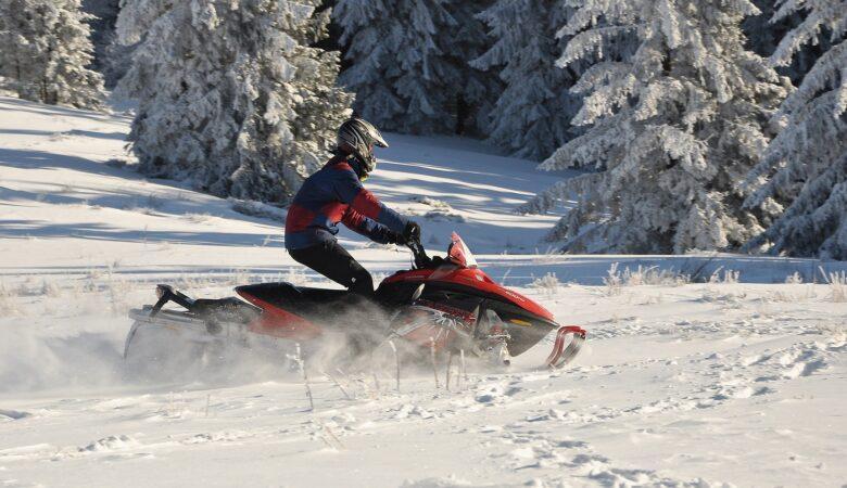 Da bekommt man gleich Lust auch mit dem Schneemobil fahren zu können, oder?