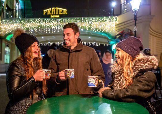 Wiener Prater zur Weihnachtszeit - Hier kann man eine Glühwein Tour machen.