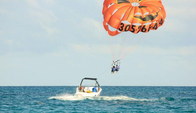 Parasailing eignet sich auch für Menschen mit Höhenangst.